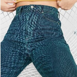 TOPSHOP • Kort Check Warped Denim Jeans